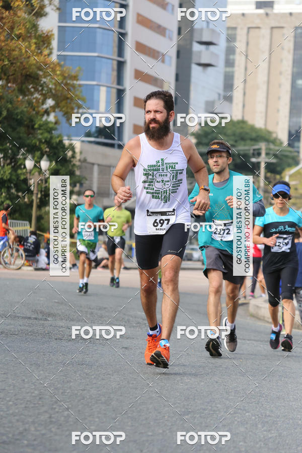 Buy your photos of the eventMeia Maratona Internacional de Curitiba 2018 on Fotop