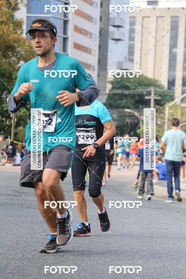 Buy your photos of the eventMeia Maratona Internacional de Curitiba 2018 on Fotop