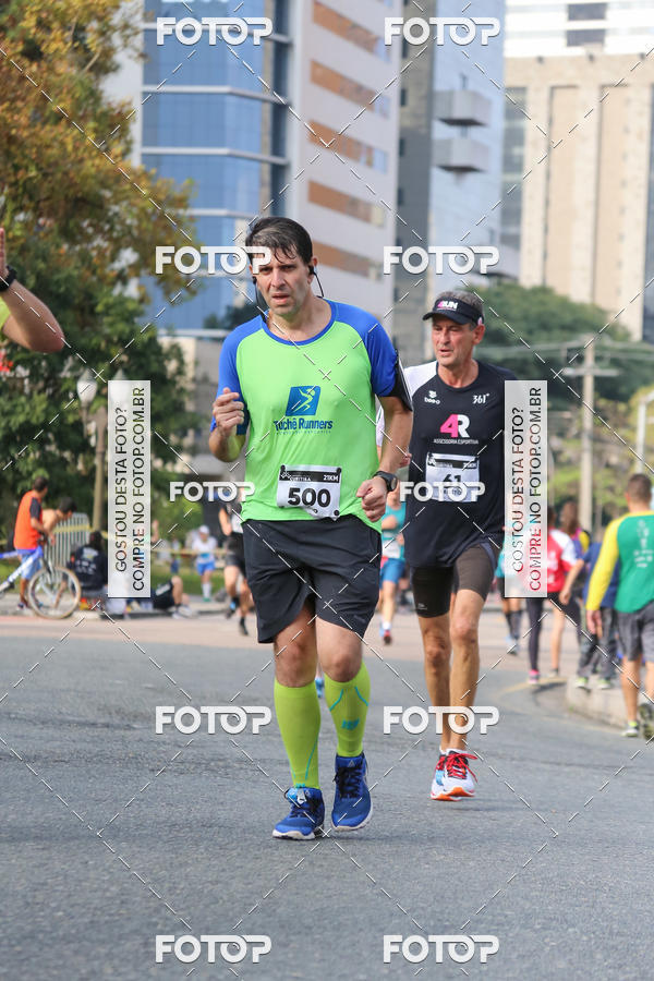 Buy your photos of the eventMeia Maratona Internacional de Curitiba 2018 on Fotop