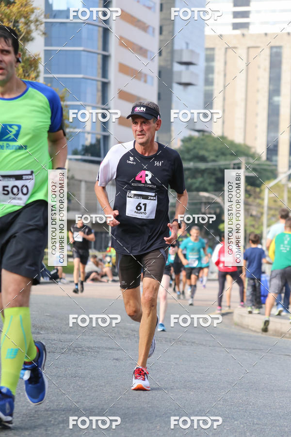 Buy your photos of the eventMeia Maratona Internacional de Curitiba 2018 on Fotop