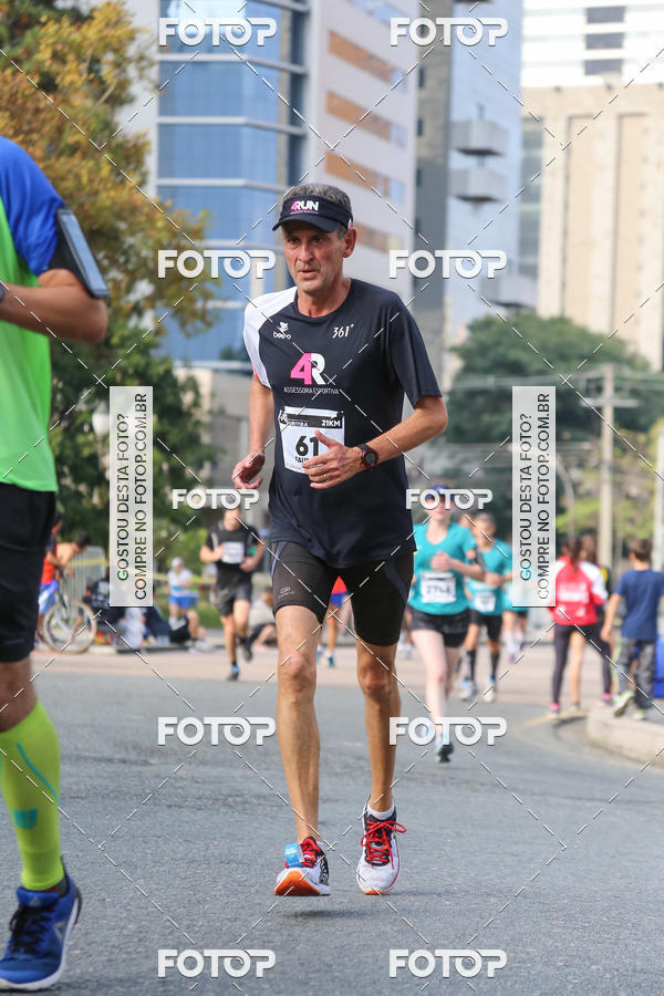 Buy your photos of the eventMeia Maratona Internacional de Curitiba 2018 on Fotop