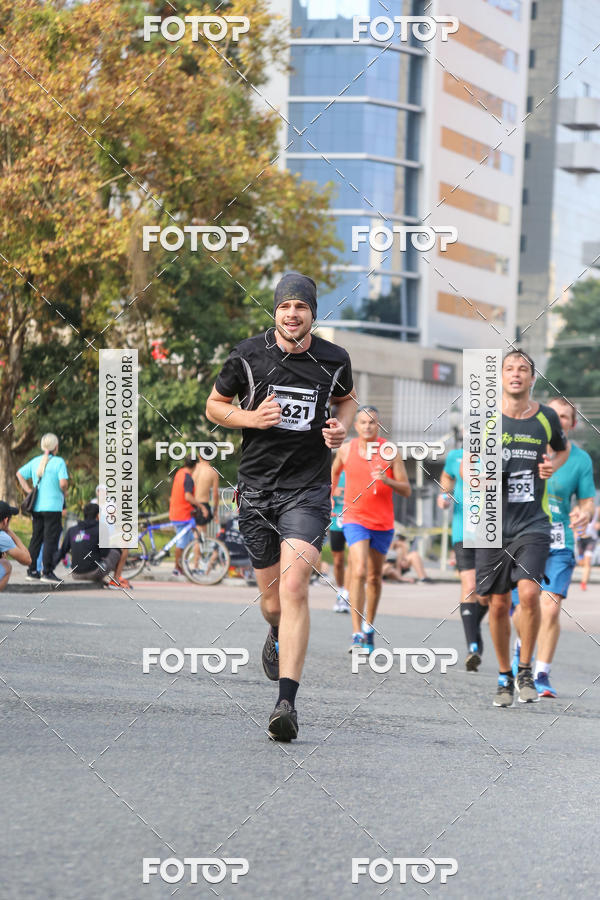 Buy your photos of the eventMeia Maratona Internacional de Curitiba 2018 on Fotop