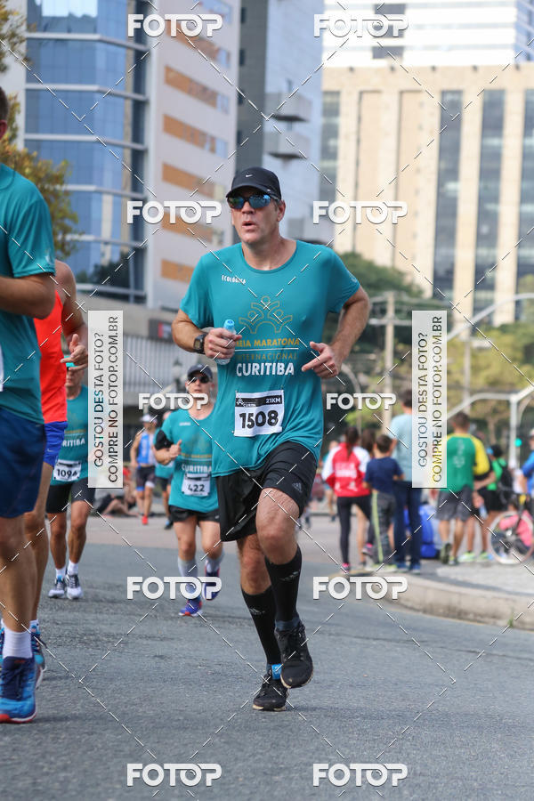 Buy your photos of the eventMeia Maratona Internacional de Curitiba 2018 on Fotop