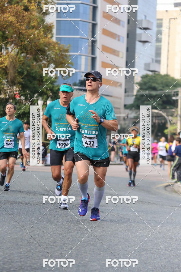 Buy your photos of the eventMeia Maratona Internacional de Curitiba 2018 on Fotop