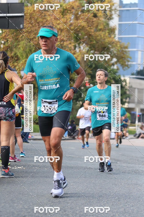 Buy your photos of the eventMeia Maratona Internacional de Curitiba 2018 on Fotop