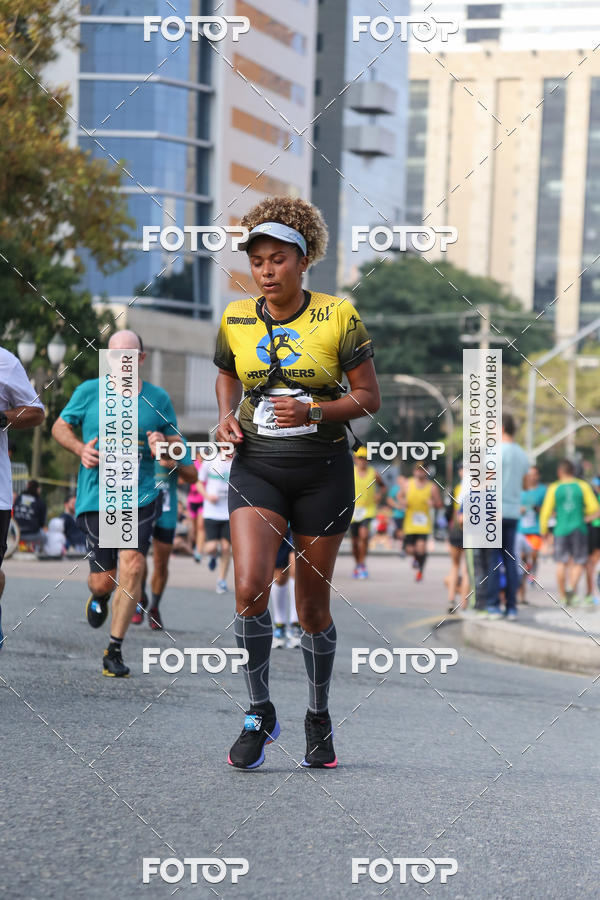 Buy your photos of the eventMeia Maratona Internacional de Curitiba 2018 on Fotop