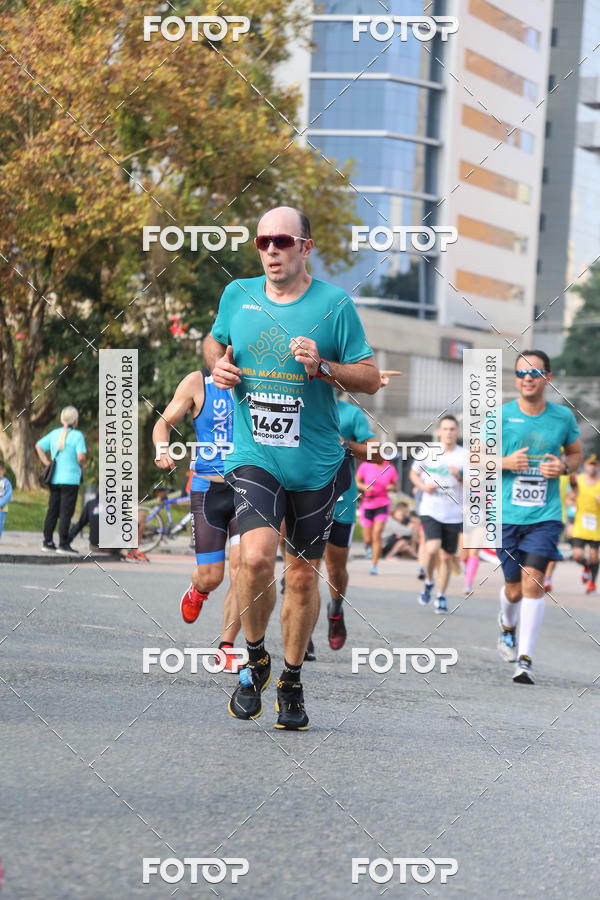 Buy your photos of the eventMeia Maratona Internacional de Curitiba 2018 on Fotop