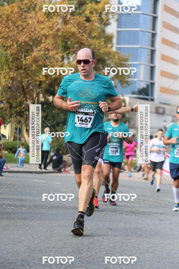 Buy your photos of the eventMeia Maratona Internacional de Curitiba 2018 on Fotop