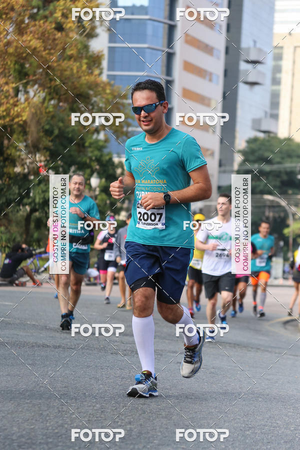 Buy your photos of the eventMeia Maratona Internacional de Curitiba 2018 on Fotop
