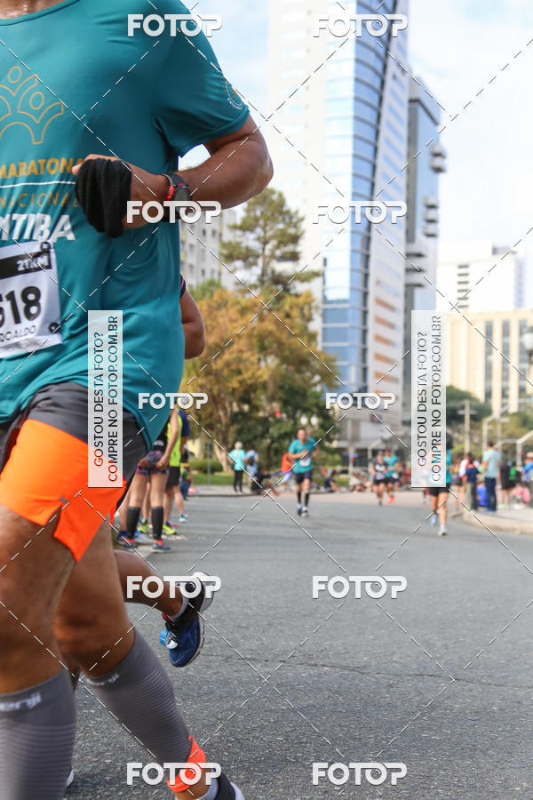 Buy your photos of the eventMeia Maratona Internacional de Curitiba 2018 on Fotop