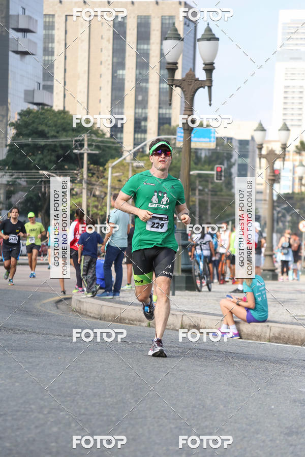 Buy your photos of the eventMeia Maratona Internacional de Curitiba 2018 on Fotop