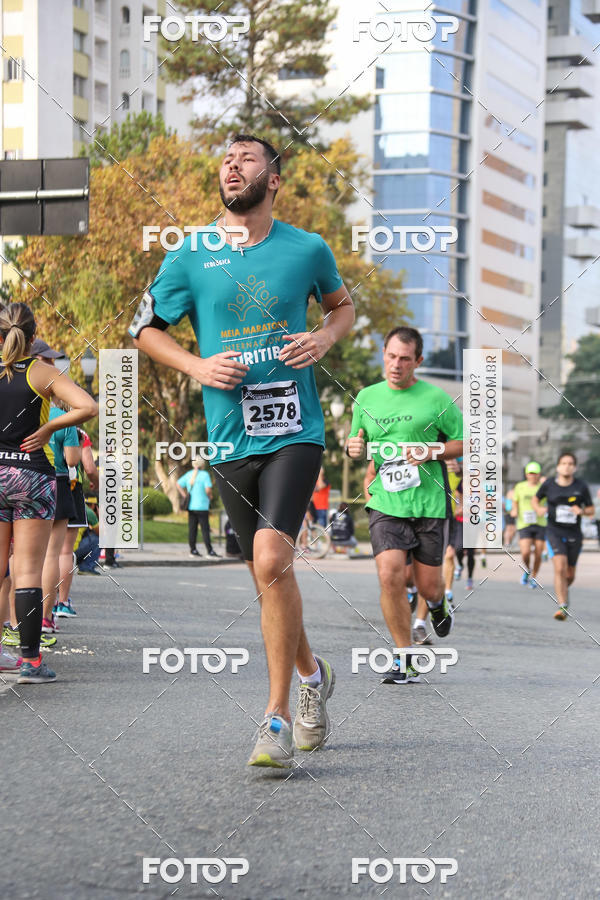 Buy your photos of the eventMeia Maratona Internacional de Curitiba 2018 on Fotop