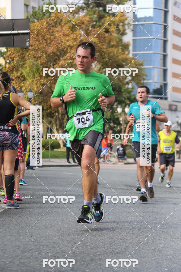 Buy your photos of the eventMeia Maratona Internacional de Curitiba 2018 on Fotop