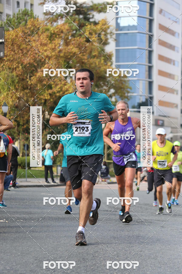 Buy your photos of the eventMeia Maratona Internacional de Curitiba 2018 on Fotop
