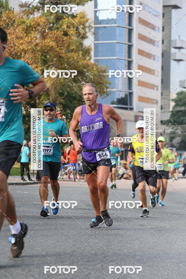 Buy your photos of the eventMeia Maratona Internacional de Curitiba 2018 on Fotop