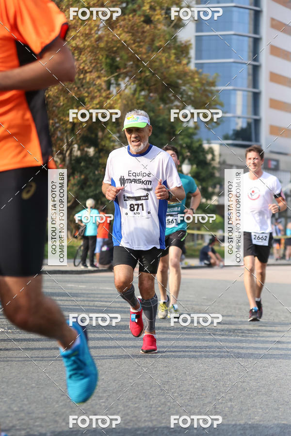 Buy your photos of the eventMeia Maratona Internacional de Curitiba 2018 on Fotop