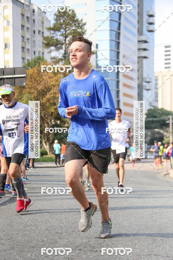 Buy your photos of the eventMeia Maratona Internacional de Curitiba 2018 on Fotop
