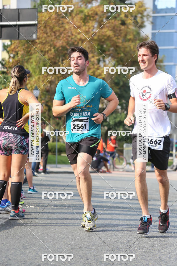 Buy your photos of the eventMeia Maratona Internacional de Curitiba 2018 on Fotop