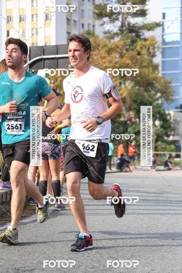 Buy your photos of the eventMeia Maratona Internacional de Curitiba 2018 on Fotop