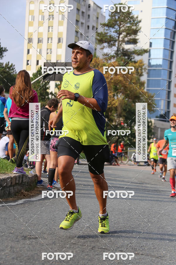 Buy your photos of the eventMeia Maratona Internacional de Curitiba 2018 on Fotop