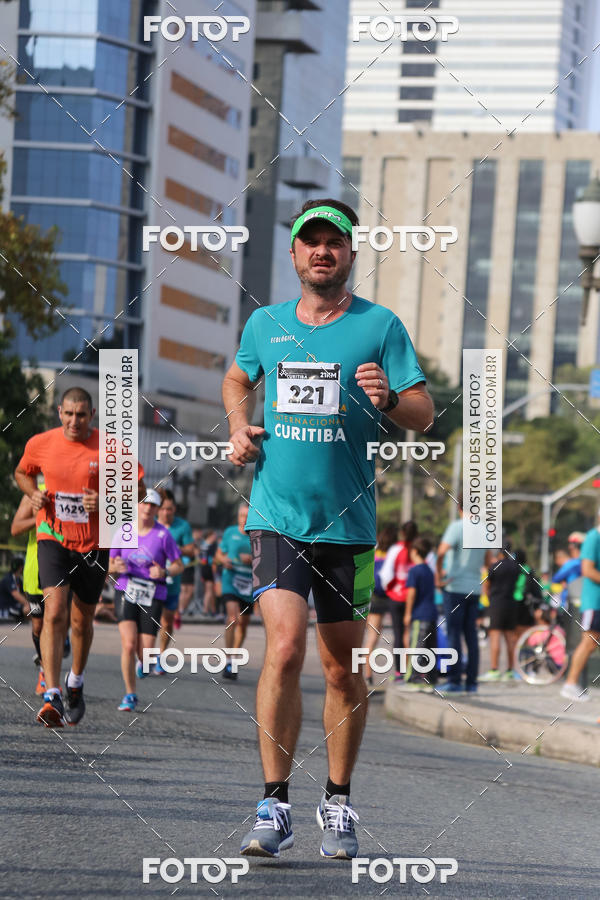 Buy your photos of the eventMeia Maratona Internacional de Curitiba 2018 on Fotop