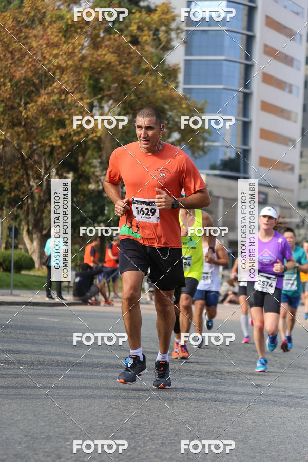 Buy your photos of the eventMeia Maratona Internacional de Curitiba 2018 on Fotop
