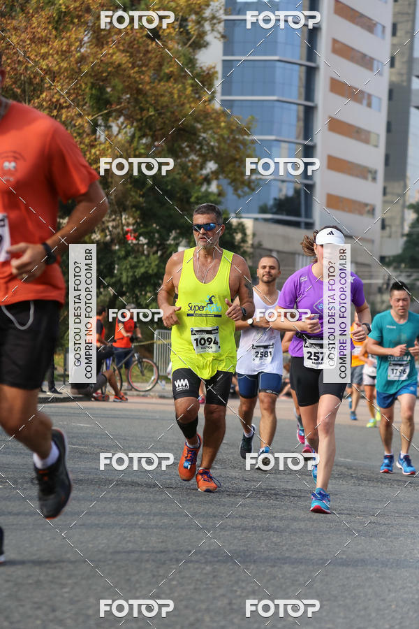 Buy your photos of the eventMeia Maratona Internacional de Curitiba 2018 on Fotop