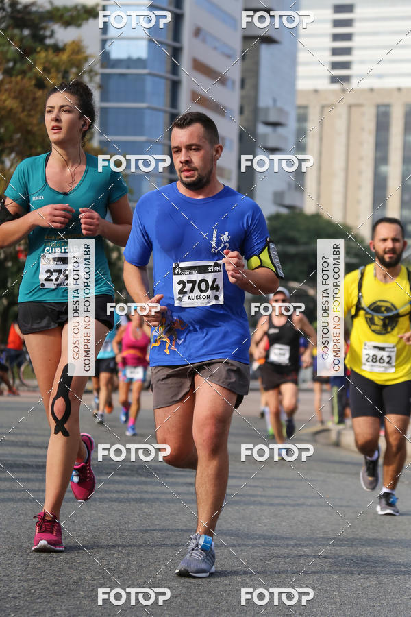 Buy your photos of the eventMeia Maratona Internacional de Curitiba 2018 on Fotop
