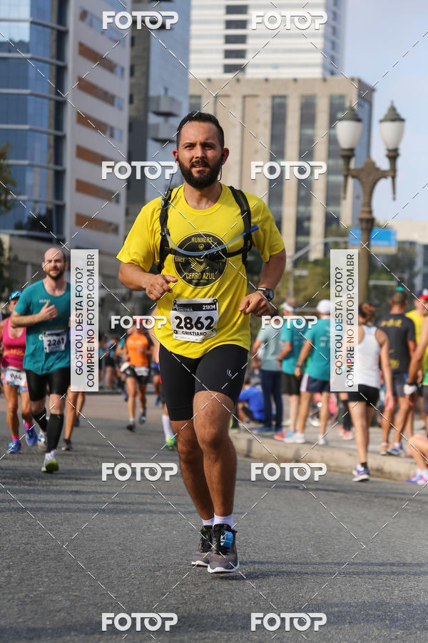 Buy your photos of the eventMeia Maratona Internacional de Curitiba 2018 on Fotop