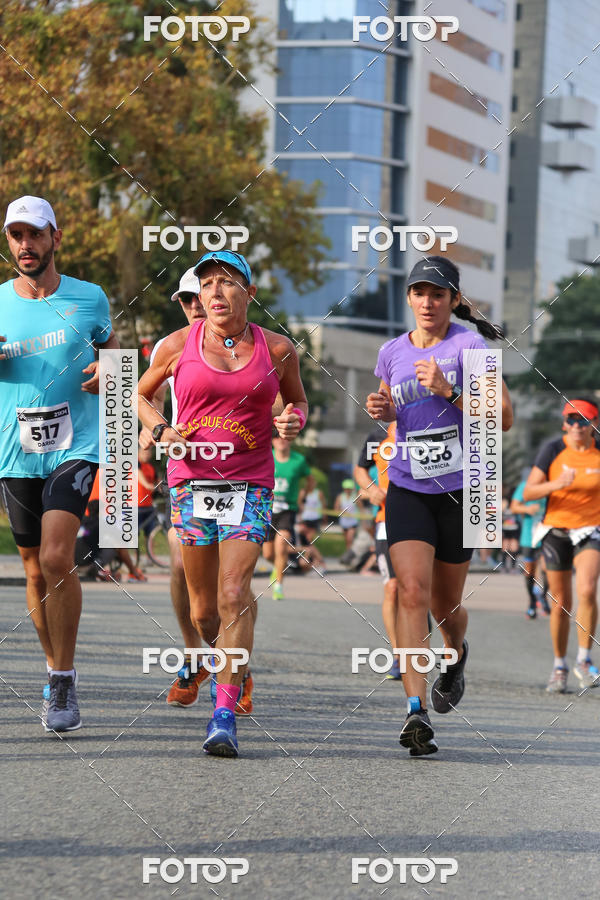 Buy your photos of the eventMeia Maratona Internacional de Curitiba 2018 on Fotop