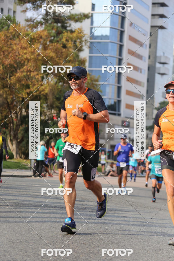 Buy your photos of the eventMeia Maratona Internacional de Curitiba 2018 on Fotop