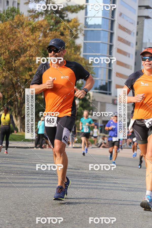 Buy your photos of the eventMeia Maratona Internacional de Curitiba 2018 on Fotop