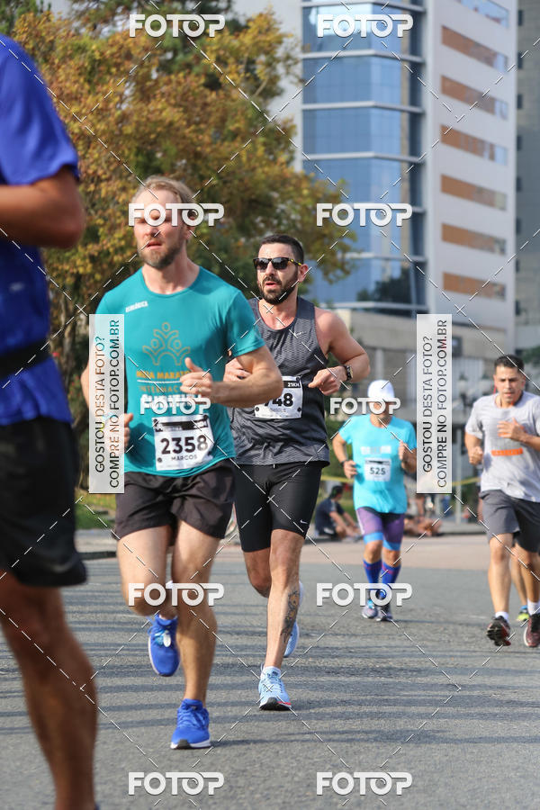 Buy your photos of the eventMeia Maratona Internacional de Curitiba 2018 on Fotop