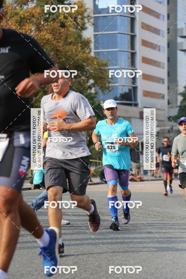 Buy your photos of the eventMeia Maratona Internacional de Curitiba 2018 on Fotop