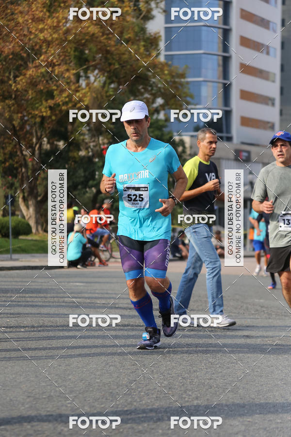 Buy your photos of the eventMeia Maratona Internacional de Curitiba 2018 on Fotop
