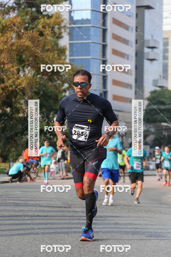 Buy your photos of the eventMeia Maratona Internacional de Curitiba 2018 on Fotop