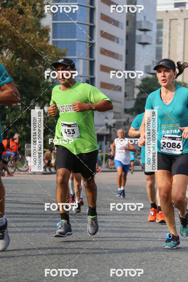 Buy your photos of the eventMeia Maratona Internacional de Curitiba 2018 on Fotop