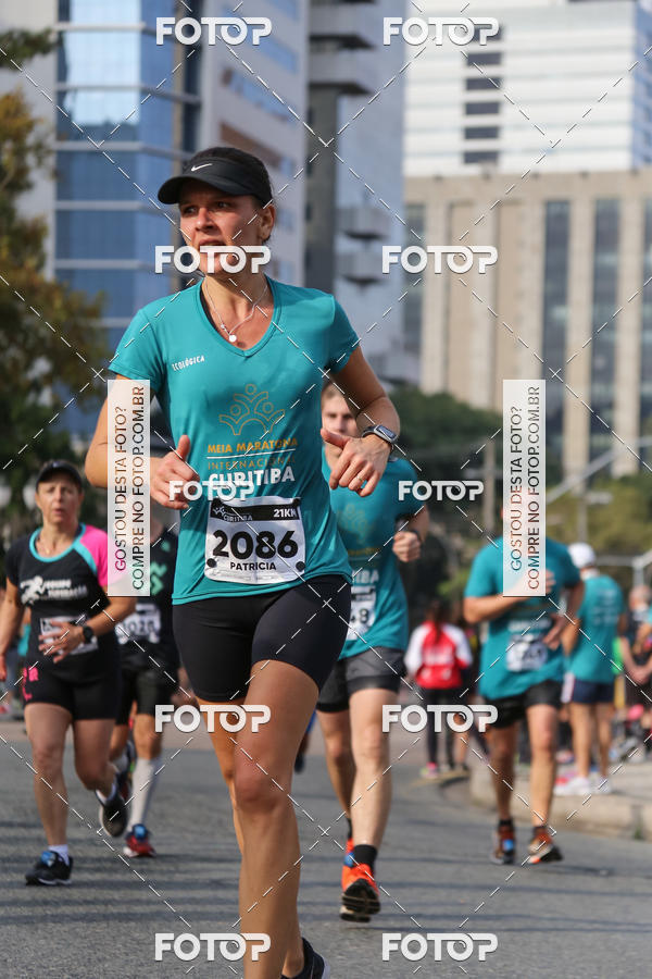 Buy your photos of the eventMeia Maratona Internacional de Curitiba 2018 on Fotop