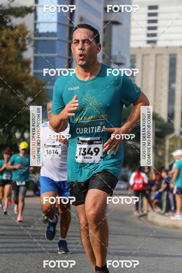 Buy your photos of the eventMeia Maratona Internacional de Curitiba 2018 on Fotop