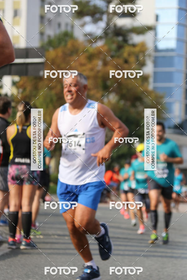 Buy your photos of the eventMeia Maratona Internacional de Curitiba 2018 on Fotop