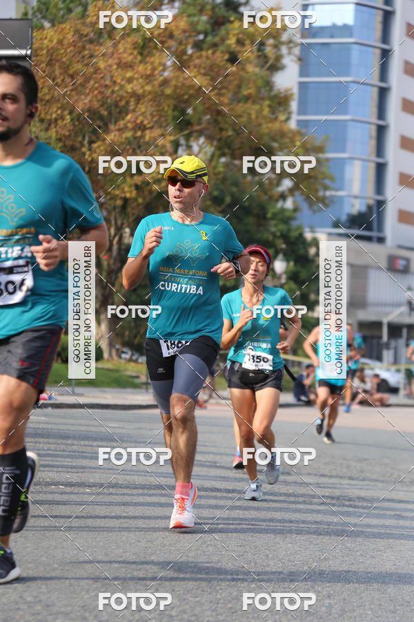 Buy your photos of the eventMeia Maratona Internacional de Curitiba 2018 on Fotop