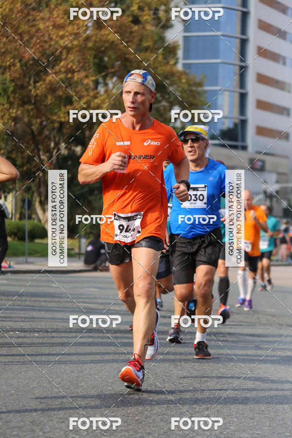 Buy your photos of the eventMeia Maratona Internacional de Curitiba 2018 on Fotop