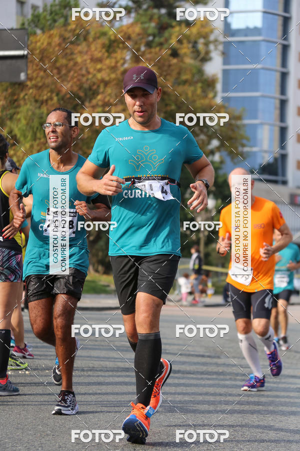 Buy your photos of the eventMeia Maratona Internacional de Curitiba 2018 on Fotop
