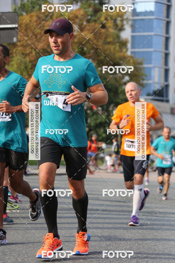Buy your photos of the eventMeia Maratona Internacional de Curitiba 2018 on Fotop