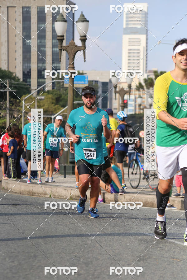 Buy your photos of the eventMeia Maratona Internacional de Curitiba 2018 on Fotop