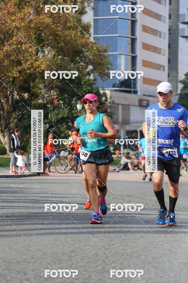 Buy your photos of the eventMeia Maratona Internacional de Curitiba 2018 on Fotop