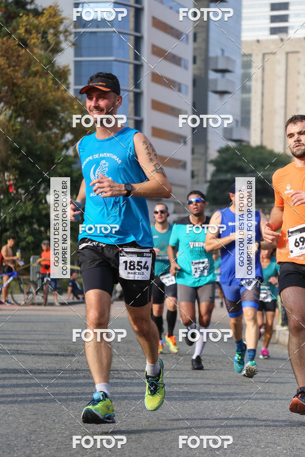 Buy your photos of the eventMeia Maratona Internacional de Curitiba 2018 on Fotop