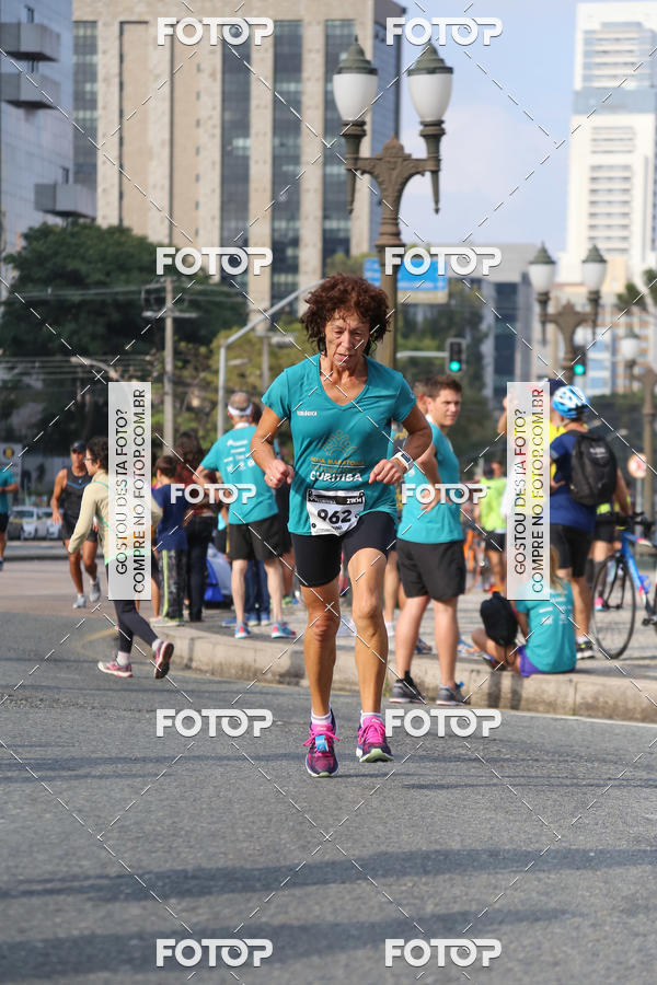Buy your photos of the eventMeia Maratona Internacional de Curitiba 2018 on Fotop