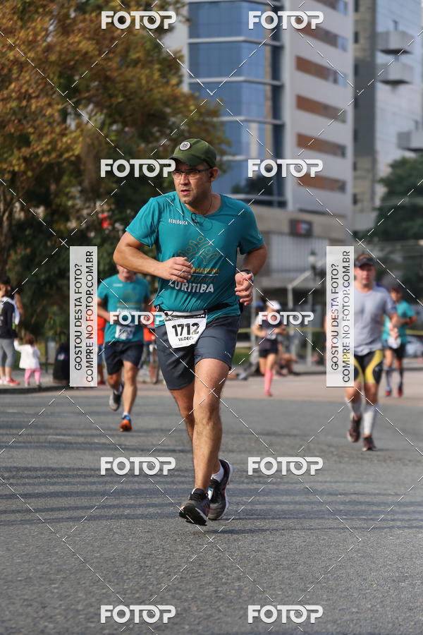 Buy your photos of the eventMeia Maratona Internacional de Curitiba 2018 on Fotop
