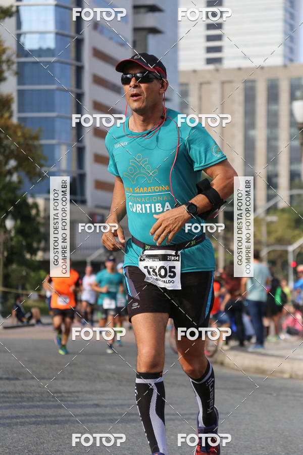Buy your photos of the eventMeia Maratona Internacional de Curitiba 2018 on Fotop